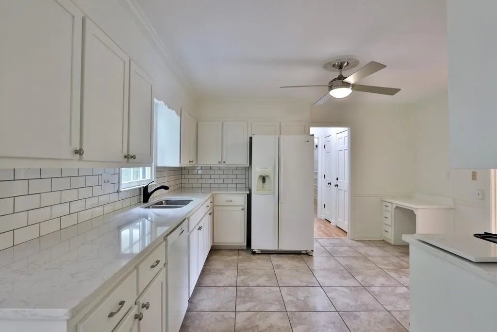 935 Lost Forest Drive, Sandy Springs, Georgia 30328, 4 Bedrooms Bedrooms, ,3 BathroomsBathrooms,Residential,Sold,935 Lost Forest Drive,6540229