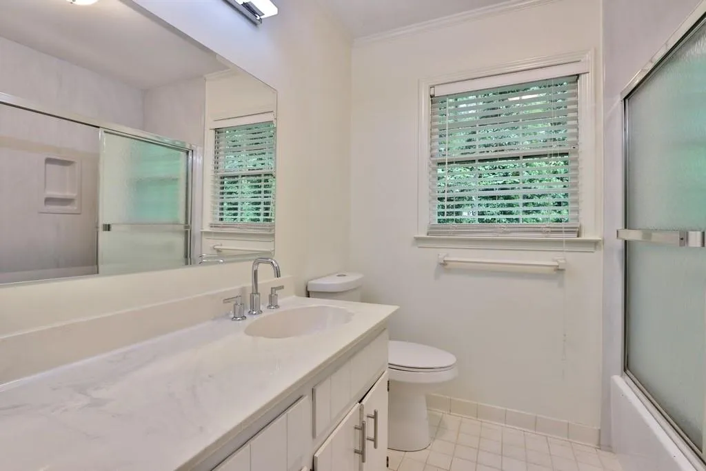 935 Lost Forest Drive, Sandy Springs, Georgia 30328, 4 Bedrooms Bedrooms, ,3 BathroomsBathrooms,Residential,Sold,935 Lost Forest Drive,6540229