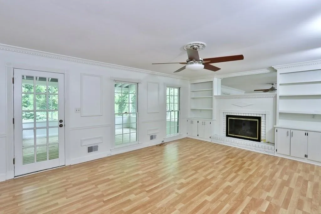 935 Lost Forest Drive, Sandy Springs, Georgia 30328, 4 Bedrooms Bedrooms, ,3 BathroomsBathrooms,Residential,Sold,935 Lost Forest Drive,6540229