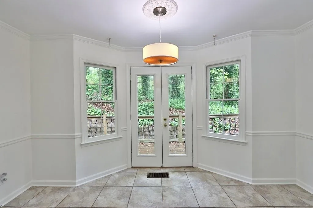 935 Lost Forest Drive, Sandy Springs, Georgia 30328, 4 Bedrooms Bedrooms, ,3 BathroomsBathrooms,Residential,Sold,935 Lost Forest Drive,6540229