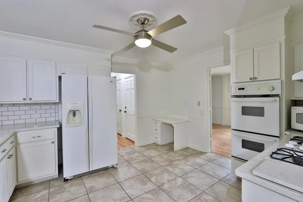 935 Lost Forest Drive, Sandy Springs, Georgia 30328, 4 Bedrooms Bedrooms, ,3 BathroomsBathrooms,Residential,Sold,935 Lost Forest Drive,6540229