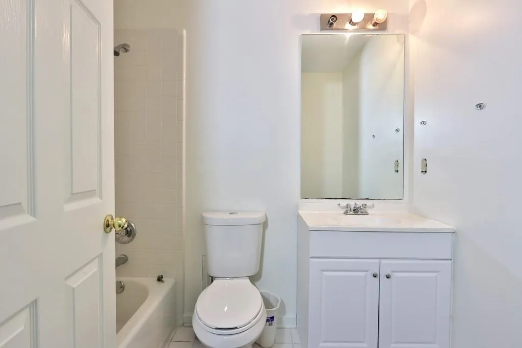 935 Lost Forest Drive, Sandy Springs, Georgia 30328, 4 Bedrooms Bedrooms, ,3 BathroomsBathrooms,Residential,Sold,935 Lost Forest Drive,6540229