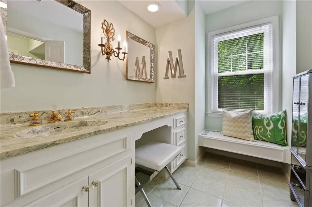 8945 Huntcliff Trace, Sandy Springs, Georgia 30350, 5 Bedrooms Bedrooms, ,5 BathroomsBathrooms,Residential,Sold,8945 Huntcliff Trace,6540217