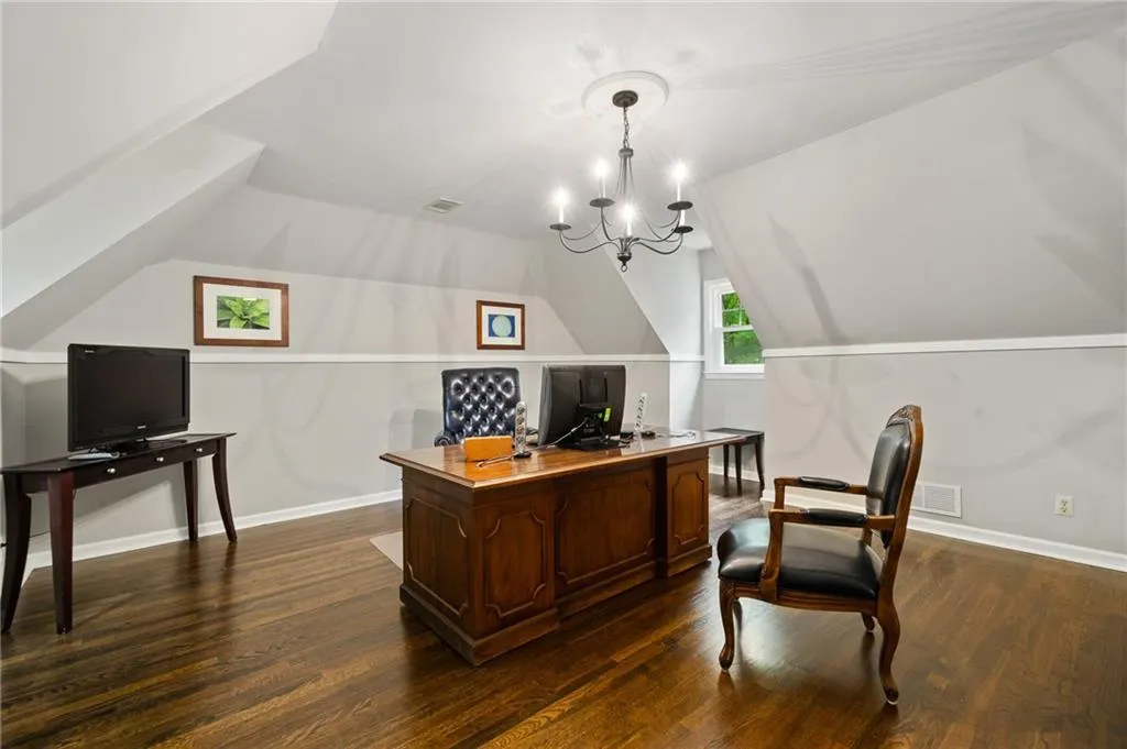 8945 Huntcliff Trace, Sandy Springs, Georgia 30350, 5 Bedrooms Bedrooms, ,5 BathroomsBathrooms,Residential,Sold,8945 Huntcliff Trace,6540217