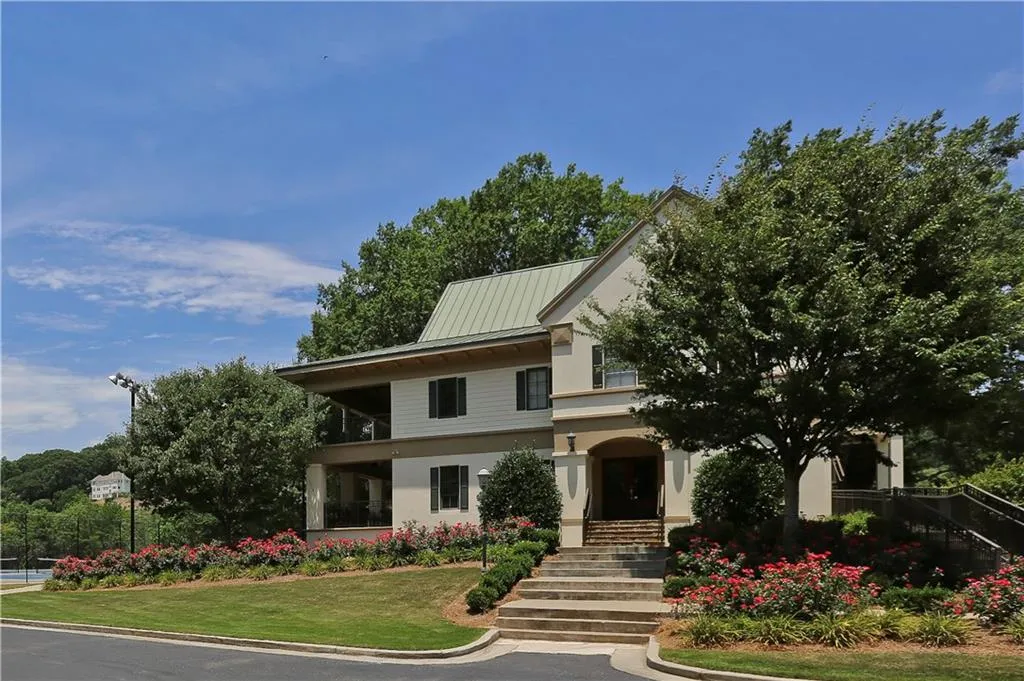 8945 Huntcliff Trace, Sandy Springs, Georgia 30350, 5 Bedrooms Bedrooms, ,5 BathroomsBathrooms,Residential,Sold,8945 Huntcliff Trace,6540217