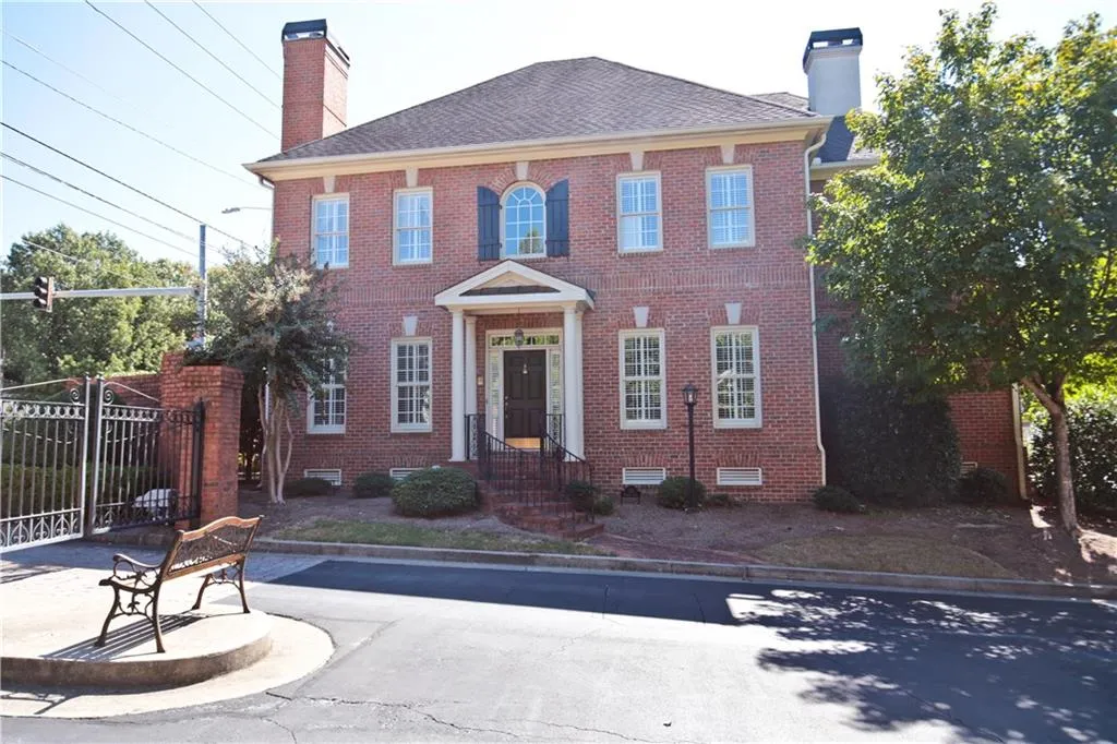 23 Kenmare Hall Ne, Atlanta, Georgia 30324, 5 Bedrooms Bedrooms, ,4 BathroomsBathrooms,Residential,Sold,23 Kenmare Hall Ne,5954329