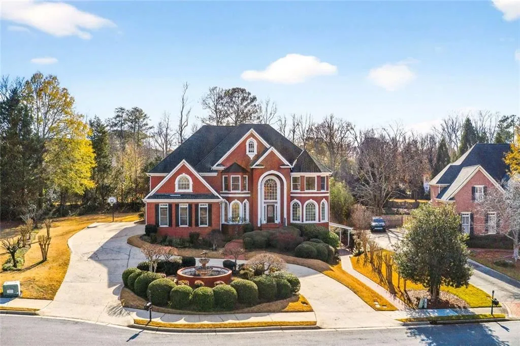 235 Summerhouse Lane, Sandy Springs, Georgia 30350, 6 Bedrooms Bedrooms, ,6 BathroomsBathrooms,Residential,For Sale,235 Summerhouse Lane,7737702