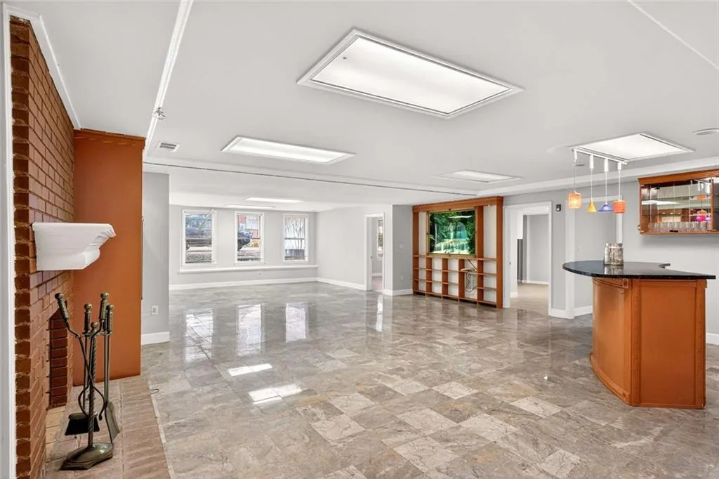 235 Summerhouse Lane, Sandy Springs, Georgia 30350, 6 Bedrooms Bedrooms, ,6 BathroomsBathrooms,Residential,For Sale,235 Summerhouse Lane,7737702