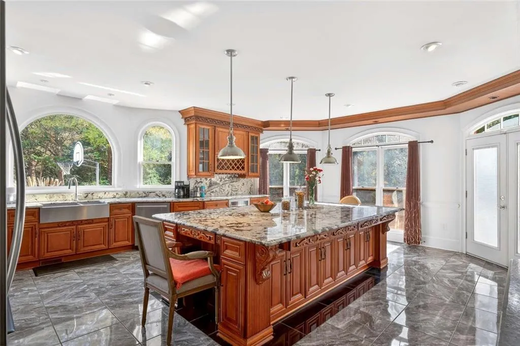 235 Summerhouse Lane, Sandy Springs, Georgia 30350, 6 Bedrooms Bedrooms, ,6 BathroomsBathrooms,Residential,For Sale,235 Summerhouse Lane,7737702