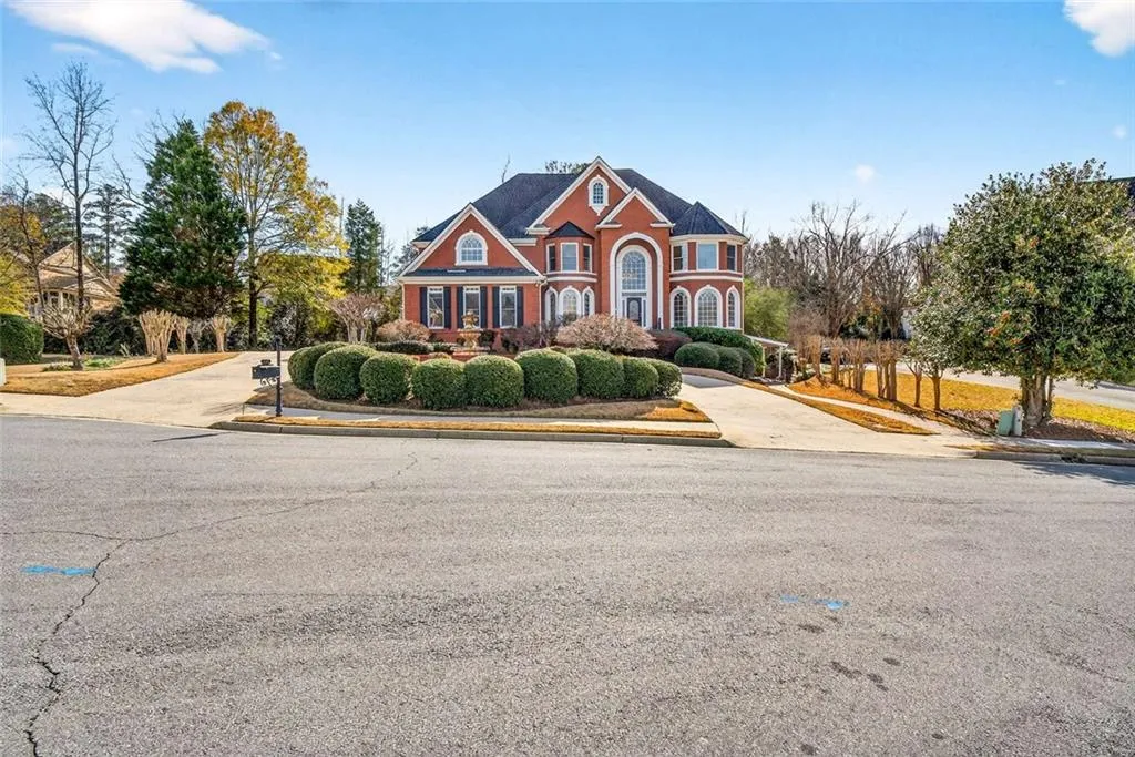 235 Summerhouse Lane, Sandy Springs, Georgia 30350, 6 Bedrooms Bedrooms, ,6 BathroomsBathrooms,Residential,For Sale,235 Summerhouse Lane,7737702