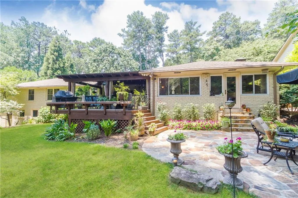 4615 Mystic Drive, Atlanta, Georgia 30342, 4 Bedrooms Bedrooms, ,3 BathroomsBathrooms,Residential,Sold,4615 Mystic Drive,5917605