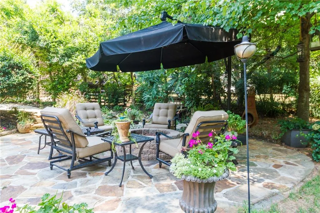 4615 Mystic Drive, Atlanta, Georgia 30342, 4 Bedrooms Bedrooms, ,3 BathroomsBathrooms,Residential,Sold,4615 Mystic Drive,5917605