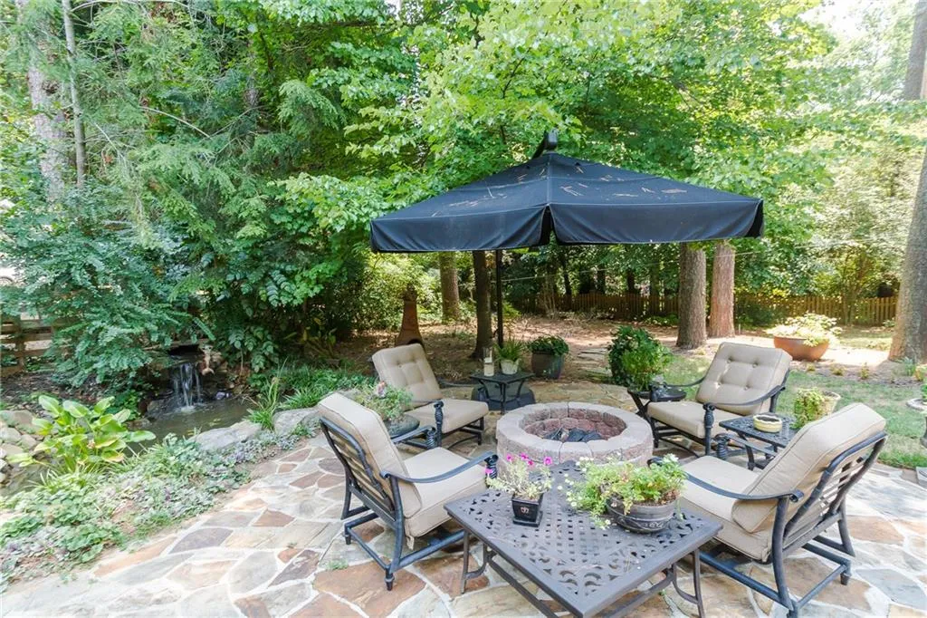 4615 Mystic Drive, Atlanta, Georgia 30342, 4 Bedrooms Bedrooms, ,3 BathroomsBathrooms,Residential,Sold,4615 Mystic Drive,5917605