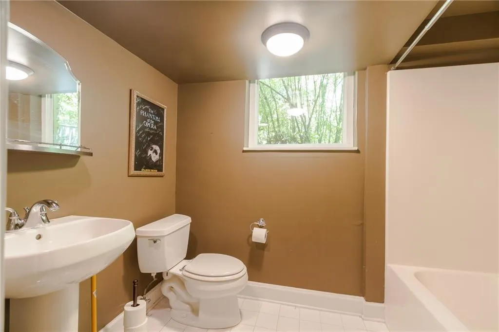 4615 Mystic Drive, Atlanta, Georgia 30342, 4 Bedrooms Bedrooms, ,3 BathroomsBathrooms,Residential,Sold,4615 Mystic Drive,5917605