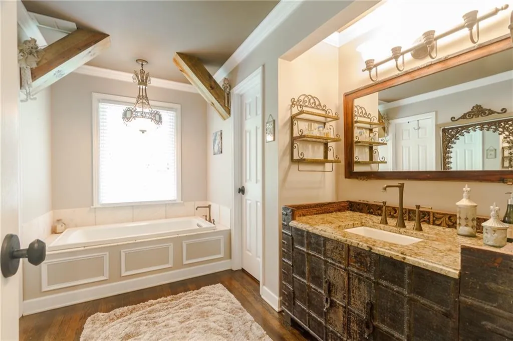 4615 Mystic Drive, Atlanta, Georgia 30342, 4 Bedrooms Bedrooms, ,3 BathroomsBathrooms,Residential,Sold,4615 Mystic Drive,5917605