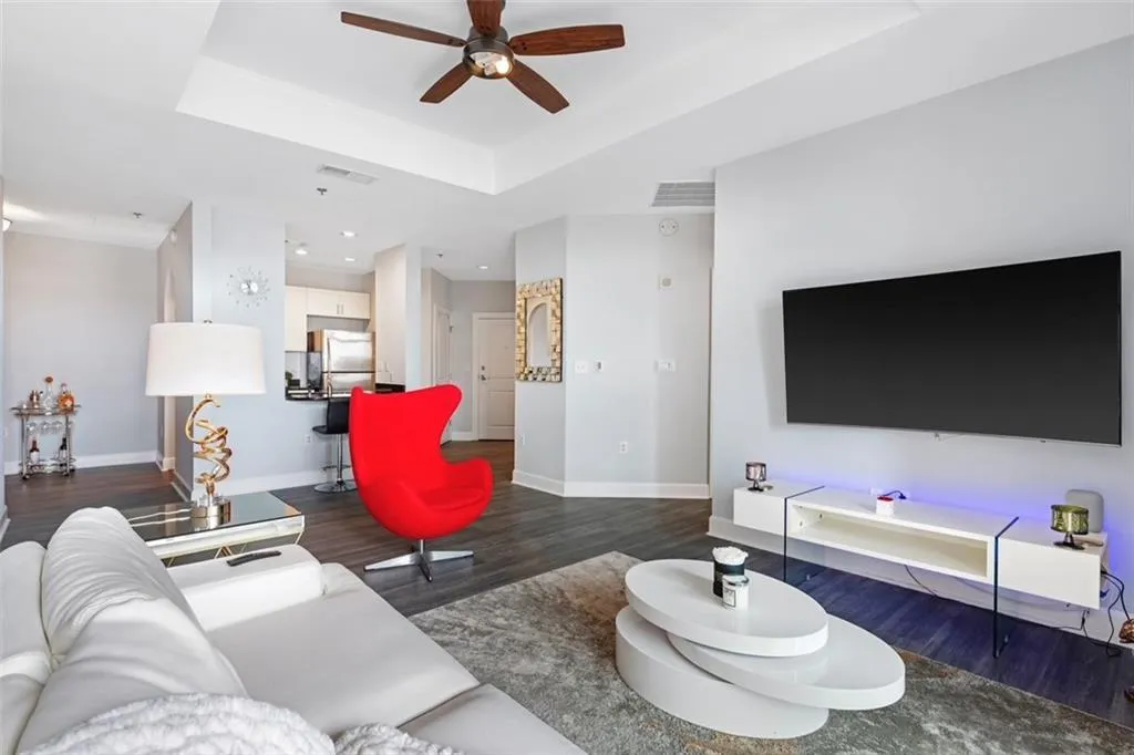325 E Paces Ferry Road Ne Unit 1803, Atlanta, Georgia 30305, 1 Bedroom Bedrooms, ,1 BathroomBathrooms,Residential,For Sale,325 E Paces Ferry Road Ne Unit 1803,7562898