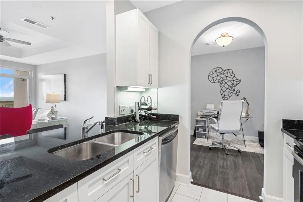 325 E Paces Ferry Road Ne Unit 1803, Atlanta, Georgia 30305, 1 Bedroom Bedrooms, ,1 BathroomBathrooms,Residential,For Sale,325 E Paces Ferry Road Ne Unit 1803,7562898