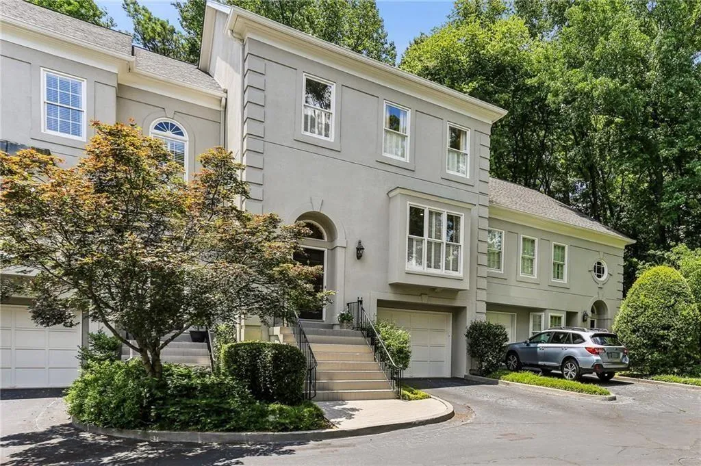 2466 Brookhaven Place Ne, Brookhaven, Georgia 30319, 3 Bedrooms Bedrooms, ,3 BathroomsBathrooms,Residential,For Sale,2466 Brookhaven Place Ne,7673843