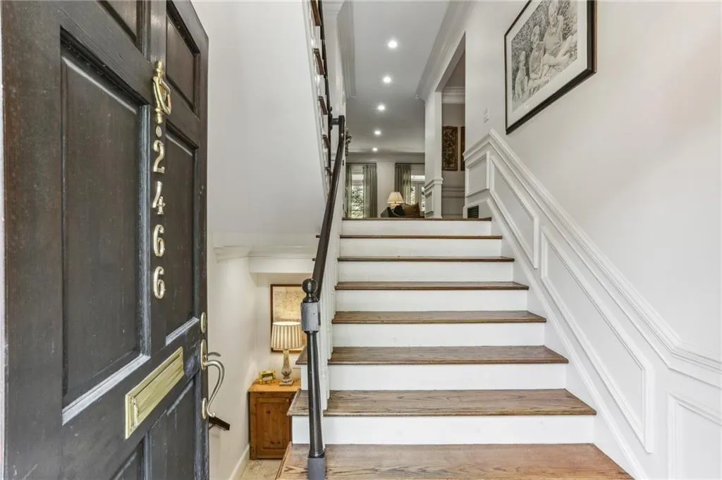 2466 Brookhaven Place Ne, Brookhaven, Georgia 30319, 3 Bedrooms Bedrooms, ,3 BathroomsBathrooms,Residential,For Sale,2466 Brookhaven Place Ne,7673843