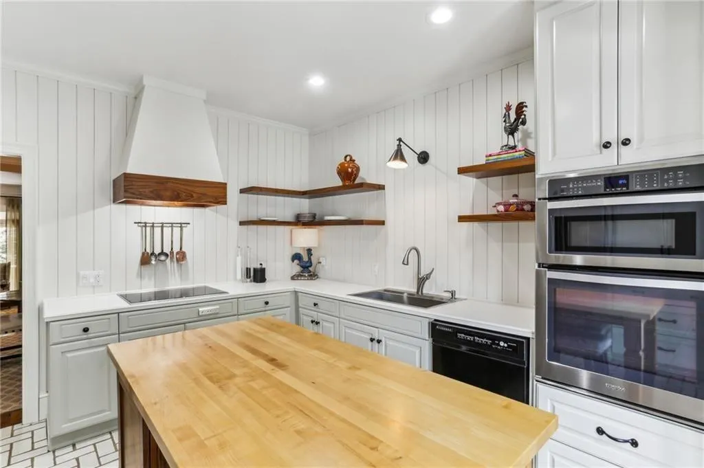 Bautifully updated kitchen