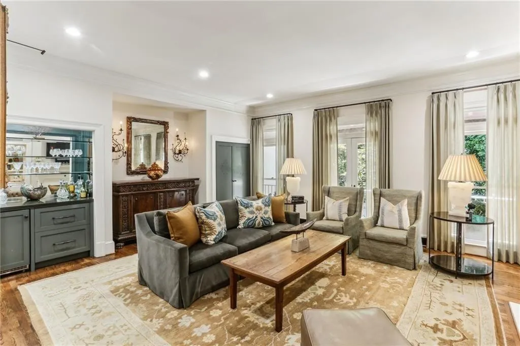 2466 Brookhaven Place Ne, Brookhaven, Georgia 30319, 3 Bedrooms Bedrooms, ,3 BathroomsBathrooms,Residential,For Sale,2466 Brookhaven Place Ne,7673843