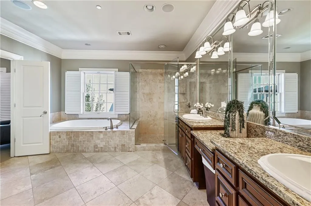 3475 Roxboro Road Ne Unit 10, Atlanta, Georgia 30326, 4 Bedrooms Bedrooms, 0 ,4 BathroomsBathrooms,Residential,For Sale,3475 Roxboro Road Ne Unit 10,7814529