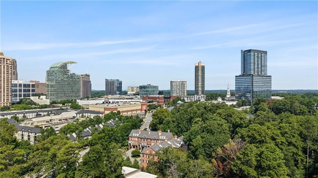 3475 Roxboro Road Ne Unit 10, Atlanta, Georgia 30326, 4 Bedrooms Bedrooms, 0 ,4 BathroomsBathrooms,Residential,For Sale,3475 Roxboro Road Ne Unit 10,7814529