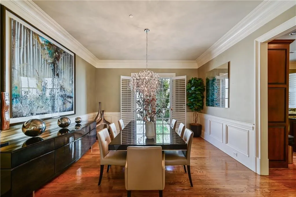 3475 Roxboro Road Ne Unit 10, Atlanta, Georgia 30326, 4 Bedrooms Bedrooms, 0 ,4 BathroomsBathrooms,Residential,For Sale,3475 Roxboro Road Ne Unit 10,7814529