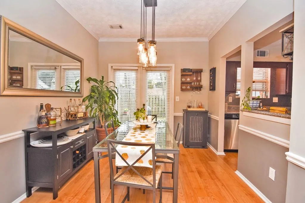 1001 Wedgewood Way, Sandy Springs, Georgia 30350, 2 Bedrooms Bedrooms, ,2 BathroomsBathrooms,Residential,Sold,1001 Wedgewood Way,6524896