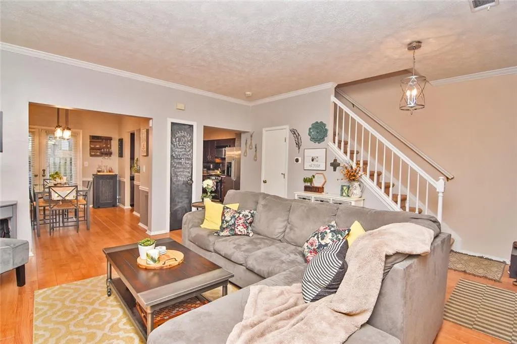 1001 Wedgewood Way, Sandy Springs, Georgia 30350, 2 Bedrooms Bedrooms, ,2 BathroomsBathrooms,Residential,Sold,1001 Wedgewood Way,6524896