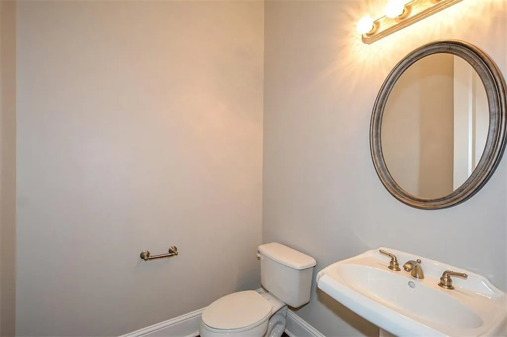 5412 Glenridge Cove Unit 5412, Atlanta, Georgia 30342, 3 Bedrooms Bedrooms, ,3 BathroomsBathrooms,Residential,Sold,5412 Glenridge Cove Unit 5412,5927193
