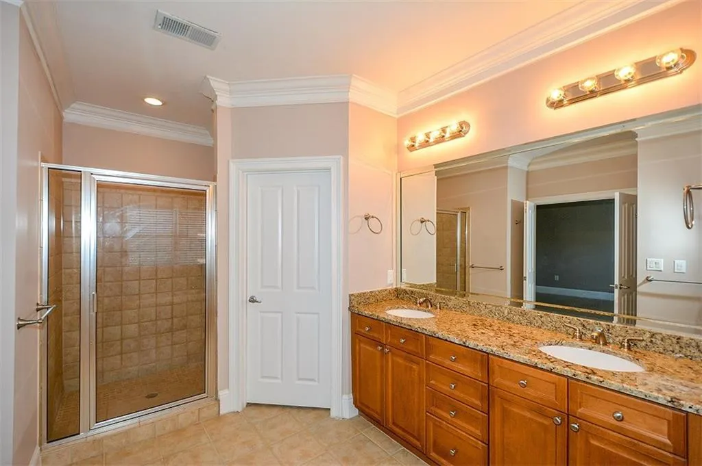 5412 Glenridge Cove Unit 5412, Atlanta, Georgia 30342, 3 Bedrooms Bedrooms, ,3 BathroomsBathrooms,Residential,Sold,5412 Glenridge Cove Unit 5412,5927193