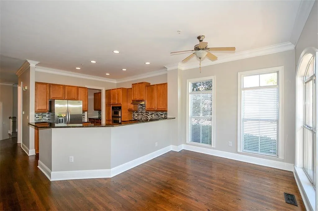 5412 Glenridge Cove Unit 5412, Atlanta, Georgia 30342, 3 Bedrooms Bedrooms, ,3 BathroomsBathrooms,Residential,Sold,5412 Glenridge Cove Unit 5412,5927193