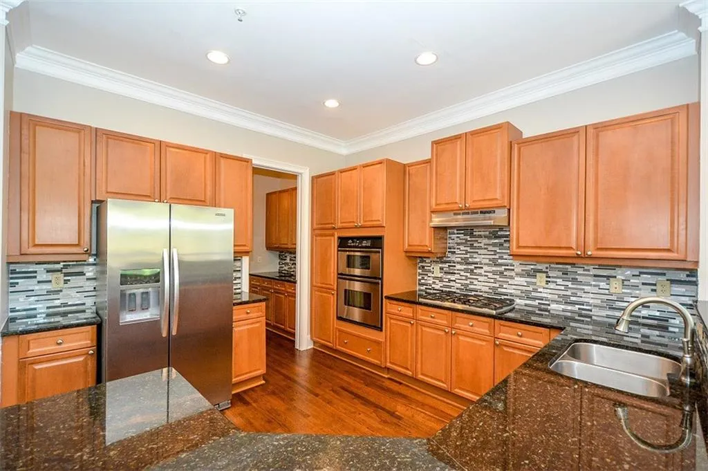 5412 Glenridge Cove Unit 5412, Atlanta, Georgia 30342, 3 Bedrooms Bedrooms, ,3 BathroomsBathrooms,Residential,Sold,5412 Glenridge Cove Unit 5412,5927193