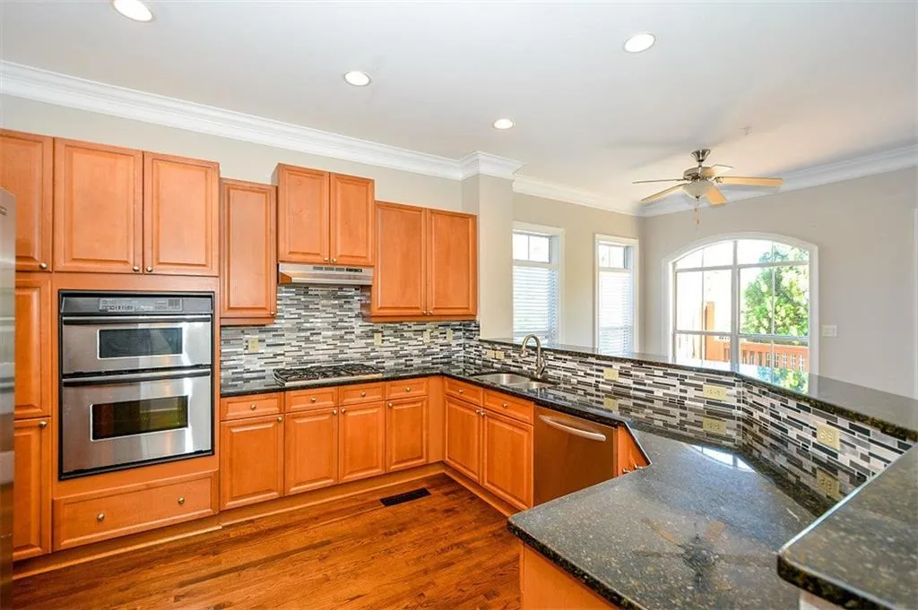 5412 Glenridge Cove Unit 5412, Atlanta, Georgia 30342, 3 Bedrooms Bedrooms, ,3 BathroomsBathrooms,Residential,Sold,5412 Glenridge Cove Unit 5412,5927193