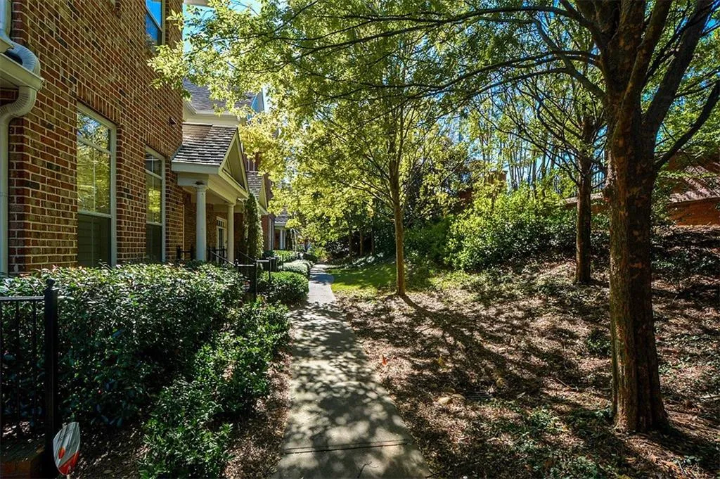5412 Glenridge Cove Unit 5412, Atlanta, Georgia 30342, 3 Bedrooms Bedrooms, ,3 BathroomsBathrooms,Residential,Sold,5412 Glenridge Cove Unit 5412,5927193
