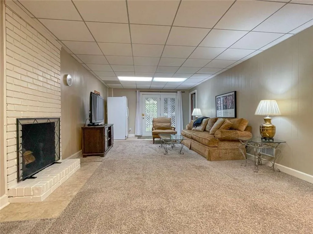 355 Castleridge, Atlanta, Georgia 30342, 4 Bedrooms Bedrooms, ,2 BathroomsBathrooms,Residential,Sold,355 Castleridge,7122994