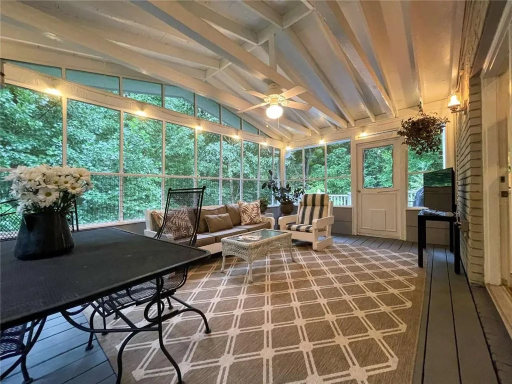 355 Castleridge, Atlanta, Georgia 30342, 4 Bedrooms Bedrooms, ,2 BathroomsBathrooms,Residential,Sold,355 Castleridge,7122994