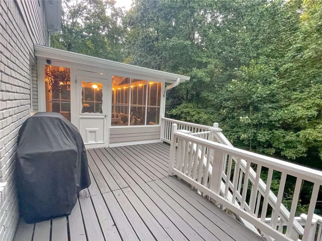 355 Castleridge, Atlanta, Georgia 30342, 4 Bedrooms Bedrooms, ,2 BathroomsBathrooms,Residential,Sold,355 Castleridge,7122994