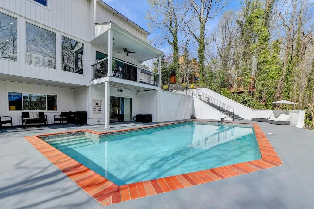 3050 River North Parkway, Sandy Springs, Georgia 30328, 5 Bedrooms Bedrooms, ,3 BathroomsBathrooms,Residential,Sold,3050 River North Parkway,7192347