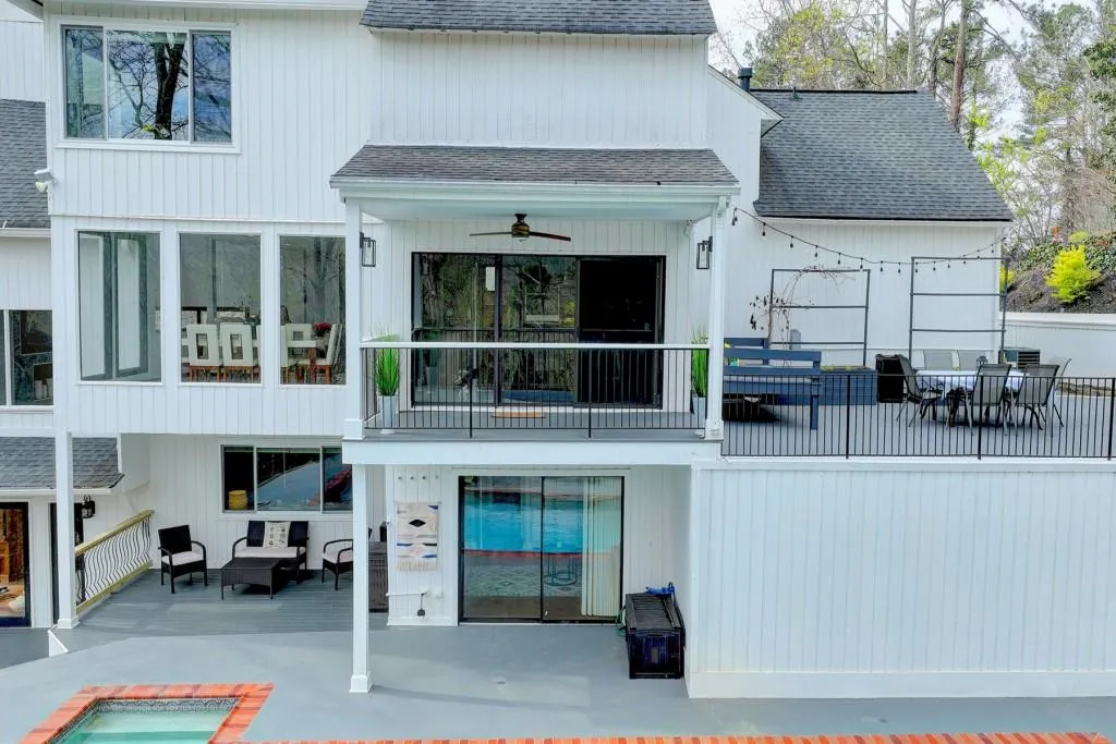 3050 River North Parkway, Sandy Springs, Georgia 30328, 5 Bedrooms Bedrooms, ,3 BathroomsBathrooms,Residential,Sold,3050 River North Parkway,7192347