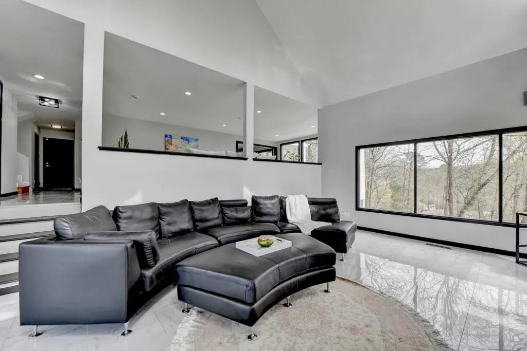 3050 River North Parkway, Sandy Springs, Georgia 30328, 5 Bedrooms Bedrooms, ,3 BathroomsBathrooms,Residential,Sold,3050 River North Parkway,7192347