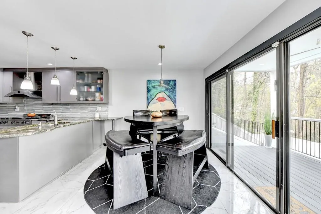 3050 River North Parkway, Sandy Springs, Georgia 30328, 5 Bedrooms Bedrooms, ,3 BathroomsBathrooms,Residential,Sold,3050 River North Parkway,7192347