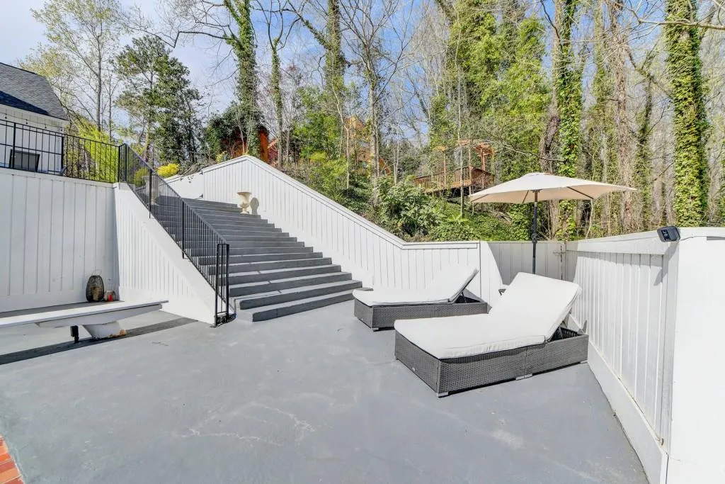 3050 River North Parkway, Sandy Springs, Georgia 30328, 5 Bedrooms Bedrooms, ,3 BathroomsBathrooms,Residential,Sold,3050 River North Parkway,7192347