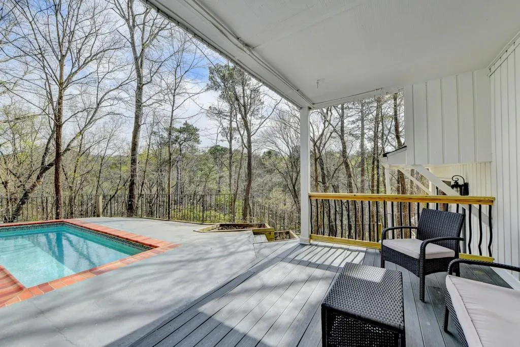 3050 River North Parkway, Sandy Springs, Georgia 30328, 5 Bedrooms Bedrooms, ,3 BathroomsBathrooms,Residential,Sold,3050 River North Parkway,7192347