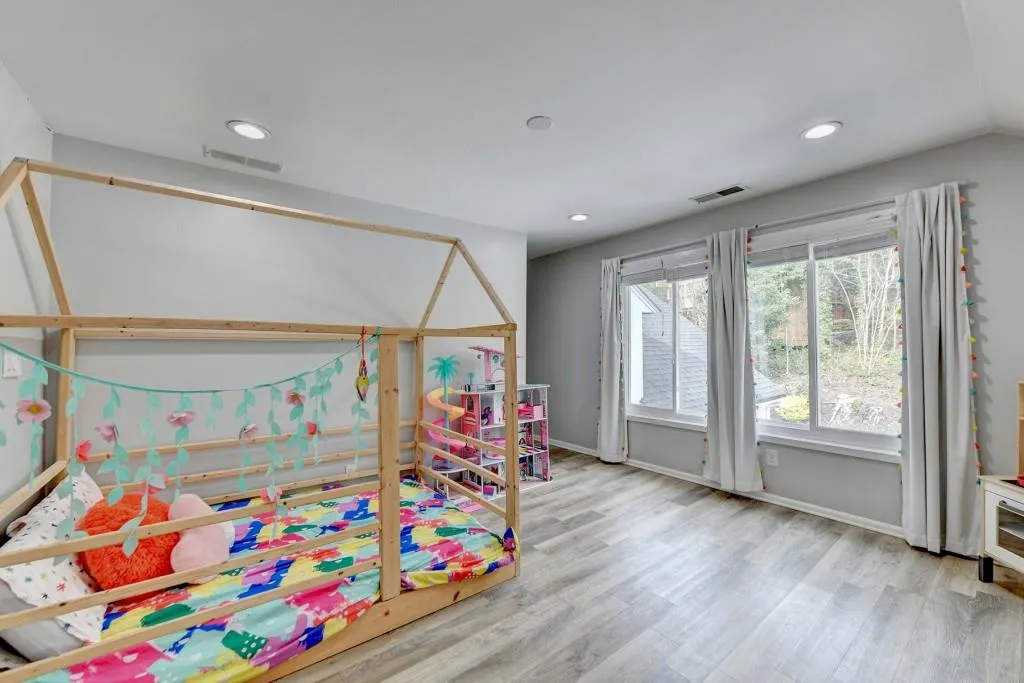 3050 River North Parkway, Sandy Springs, Georgia 30328, 5 Bedrooms Bedrooms, ,3 BathroomsBathrooms,Residential,Sold,3050 River North Parkway,7192347