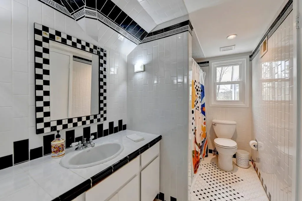 3050 River North Parkway, Sandy Springs, Georgia 30328, 5 Bedrooms Bedrooms, ,3 BathroomsBathrooms,Residential,Sold,3050 River North Parkway,7192347