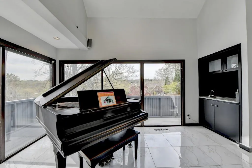 3050 River North Parkway, Sandy Springs, Georgia 30328, 5 Bedrooms Bedrooms, ,3 BathroomsBathrooms,Residential,Sold,3050 River North Parkway,7192347