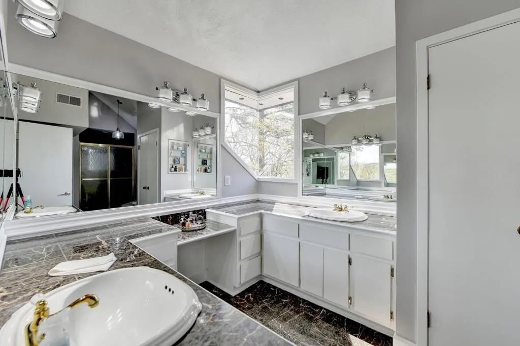 3050 River North Parkway, Sandy Springs, Georgia 30328, 5 Bedrooms Bedrooms, ,3 BathroomsBathrooms,Residential,Sold,3050 River North Parkway,7192347