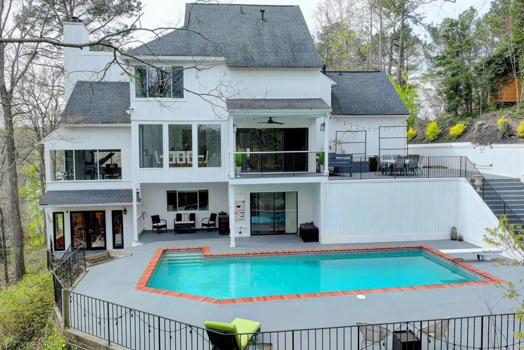 3050 River North Parkway, Sandy Springs, Georgia 30328, 5 Bedrooms Bedrooms, ,3 BathroomsBathrooms,Residential,Sold,3050 River North Parkway,7192347